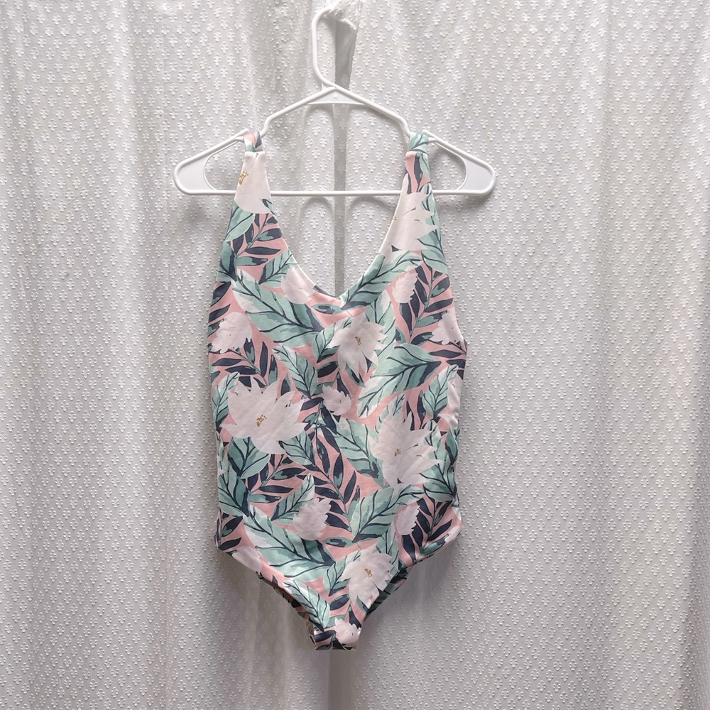 NWOT sundaze floral bikini NWOT one piece